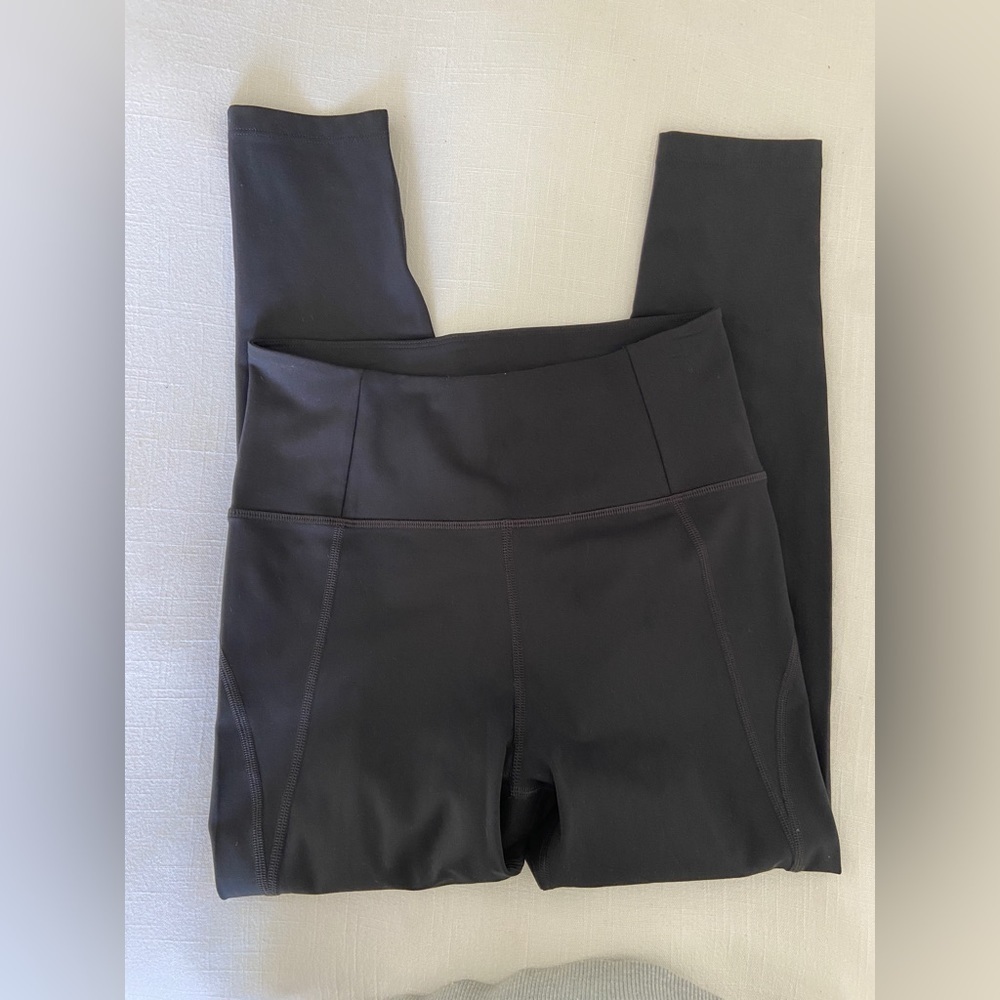 Girlfriend Collective compressive high rise Leggings in black 23 3/4 in - Picture 4 of 6